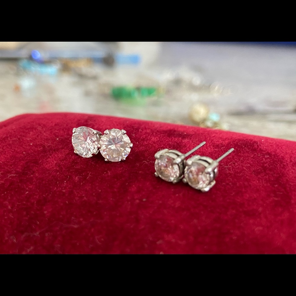 Duo of CZ studs